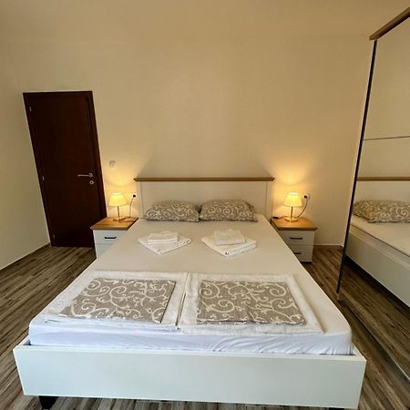 Sunny Apartment Cattaro Esterno foto